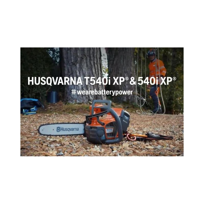 HUSQVARNA T540i XP® bez akumulatora i ładowarki (Nie zawiera baterii i ładowarki. 14″ SP21G. Bluetooth, czujnik oleju)
