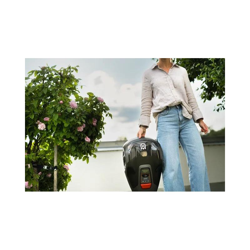 Husqvarna Automower® Aspire™ R4