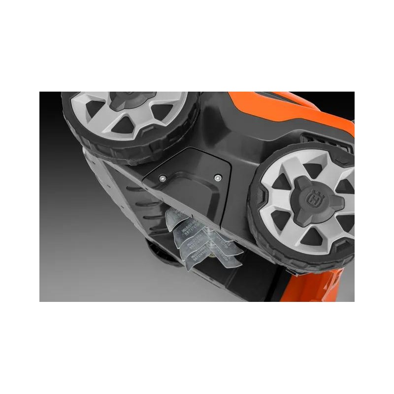 Model HUSQVARNA S 138i z akumulatorem i ładowarką